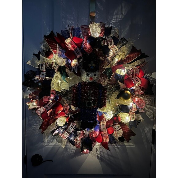 Handmade Christmas Holiday Tinsel Drummer Boy Prelit Door Wreath 26 in XLW11 - Picture 10 of 11